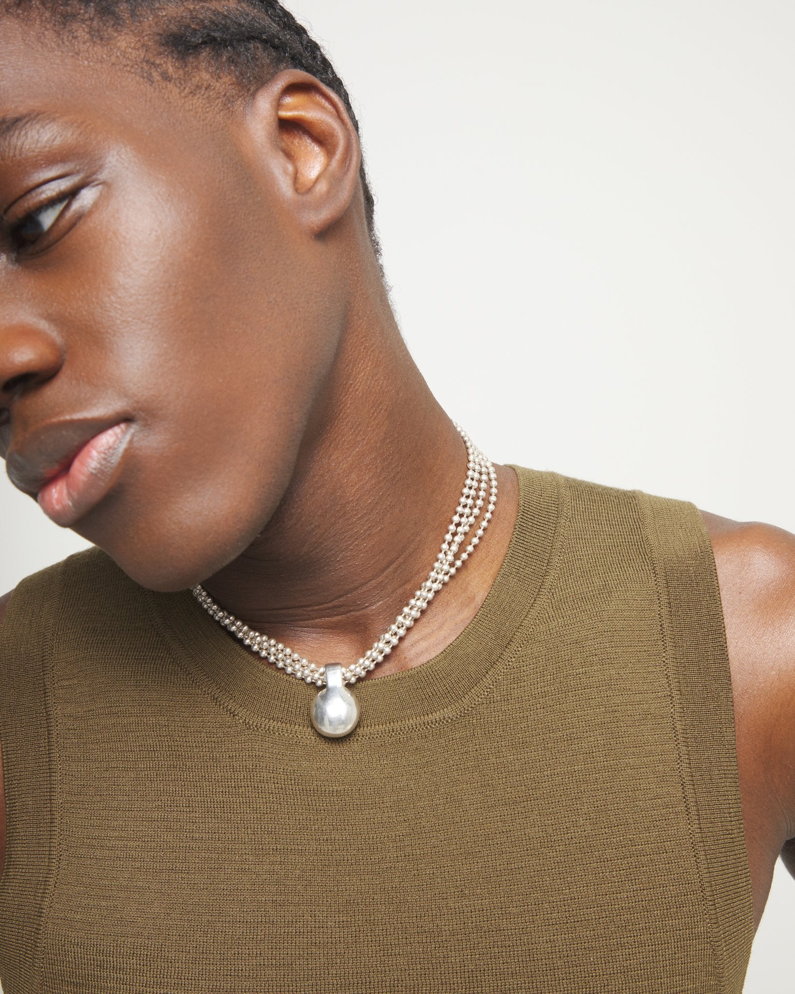 UNO de 50 | Silver Thread Necklace with Sphere