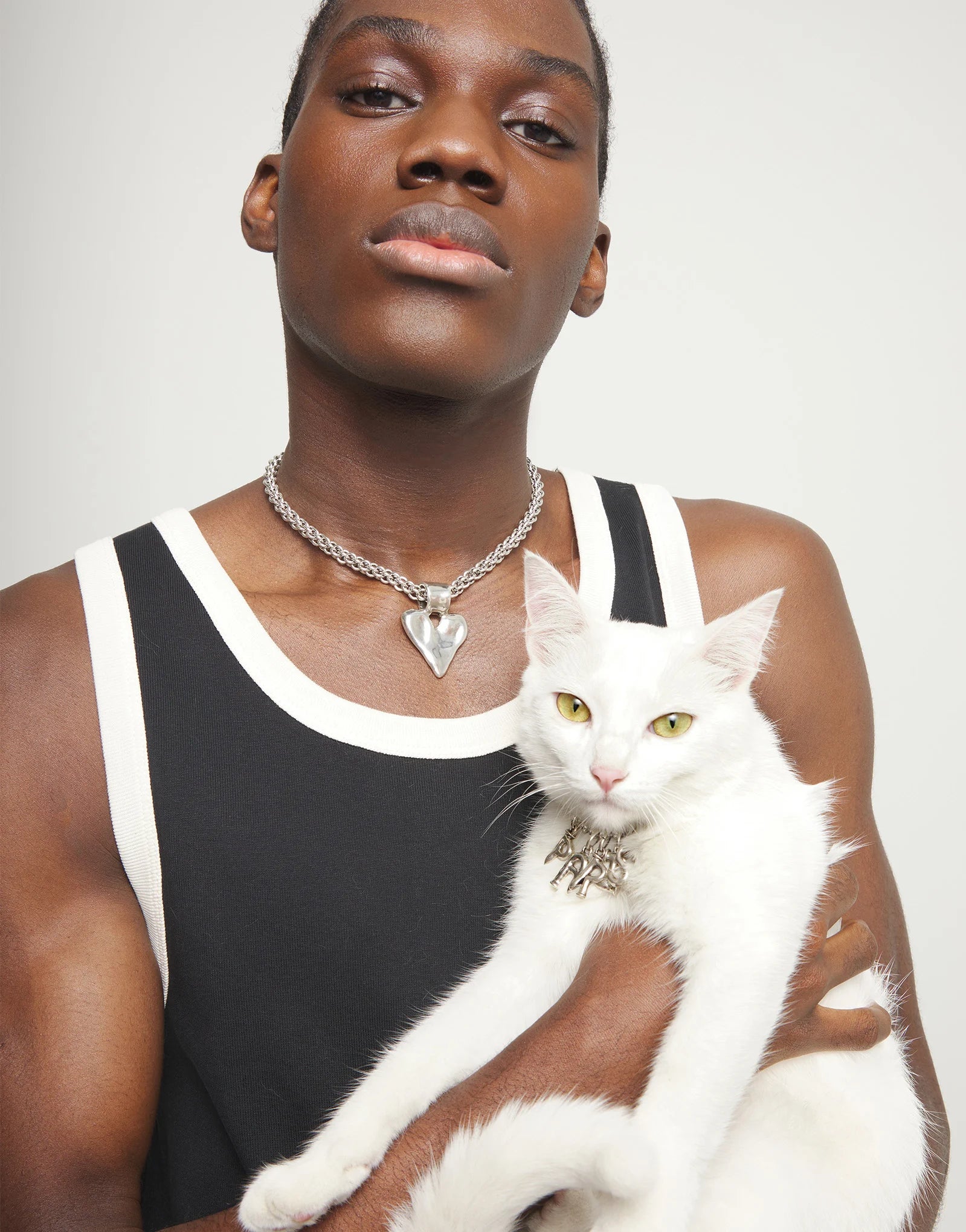 UNO de 50 | Statement Chain & Heart Necklace