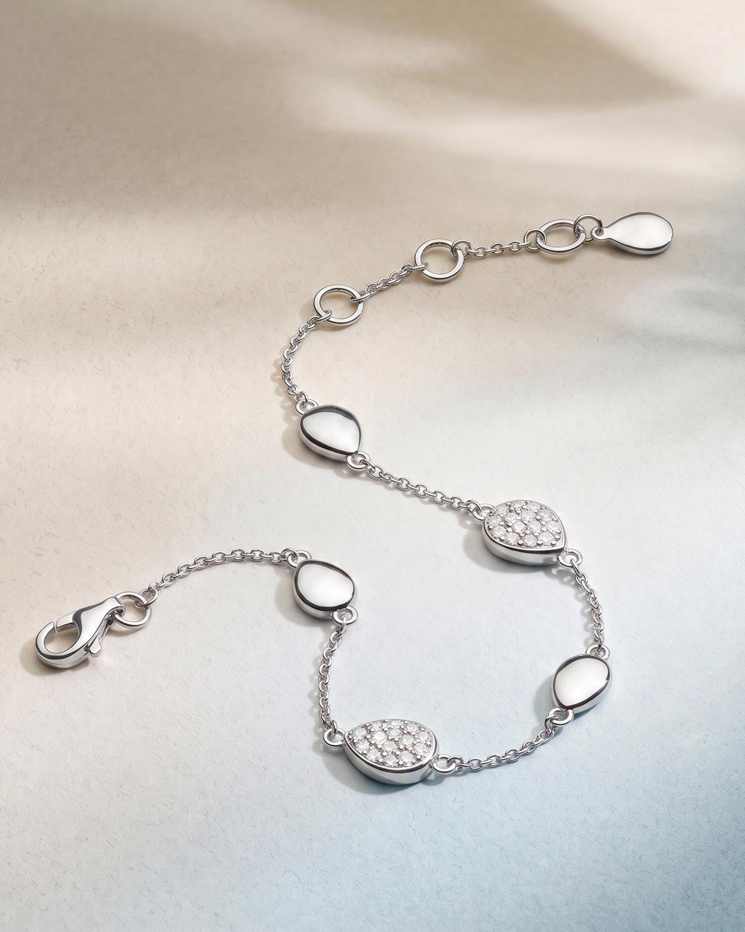 Kit Heath | Coast Pebble Glisten 7.5" Station Bracelet