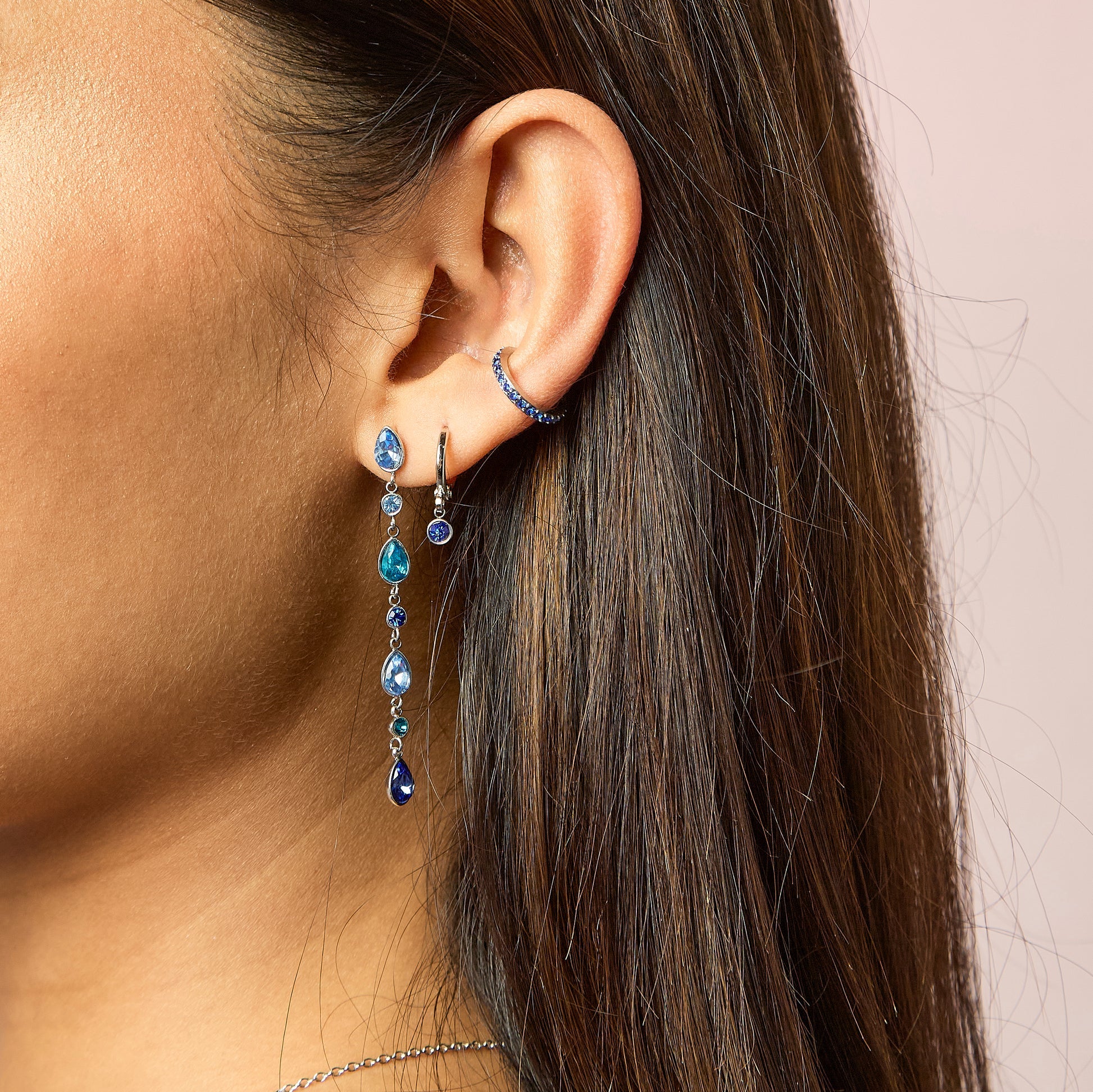 Day2_Look2__Silver_Blue_Araminta_Beatrice_Kareena_Freya_Julie_Molly_Stud_Molly_Huggie_Lily_Cuff_29_1.jpg