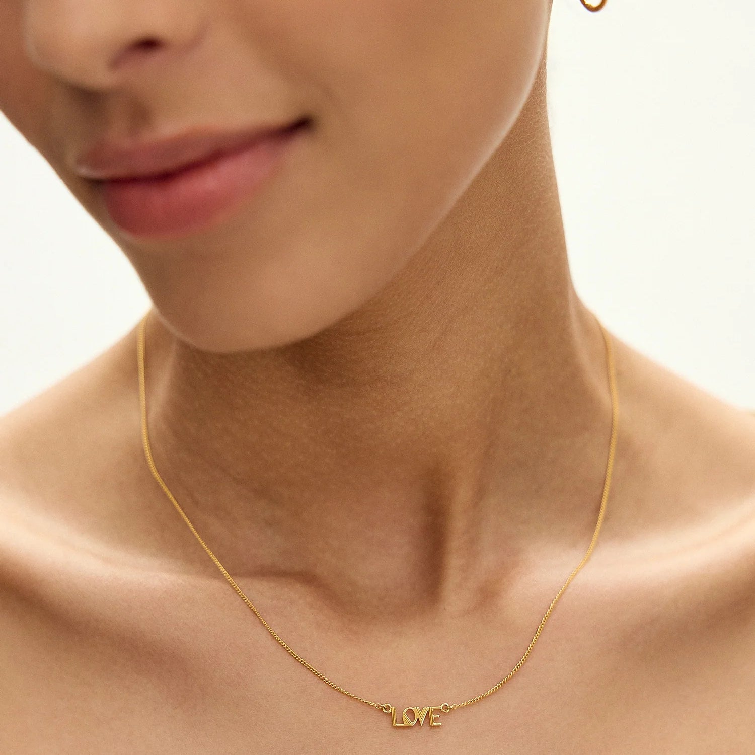 MiniLoveNecklace_2048x_d0206306-06bb-49b9-98a9-e33961570258.webp