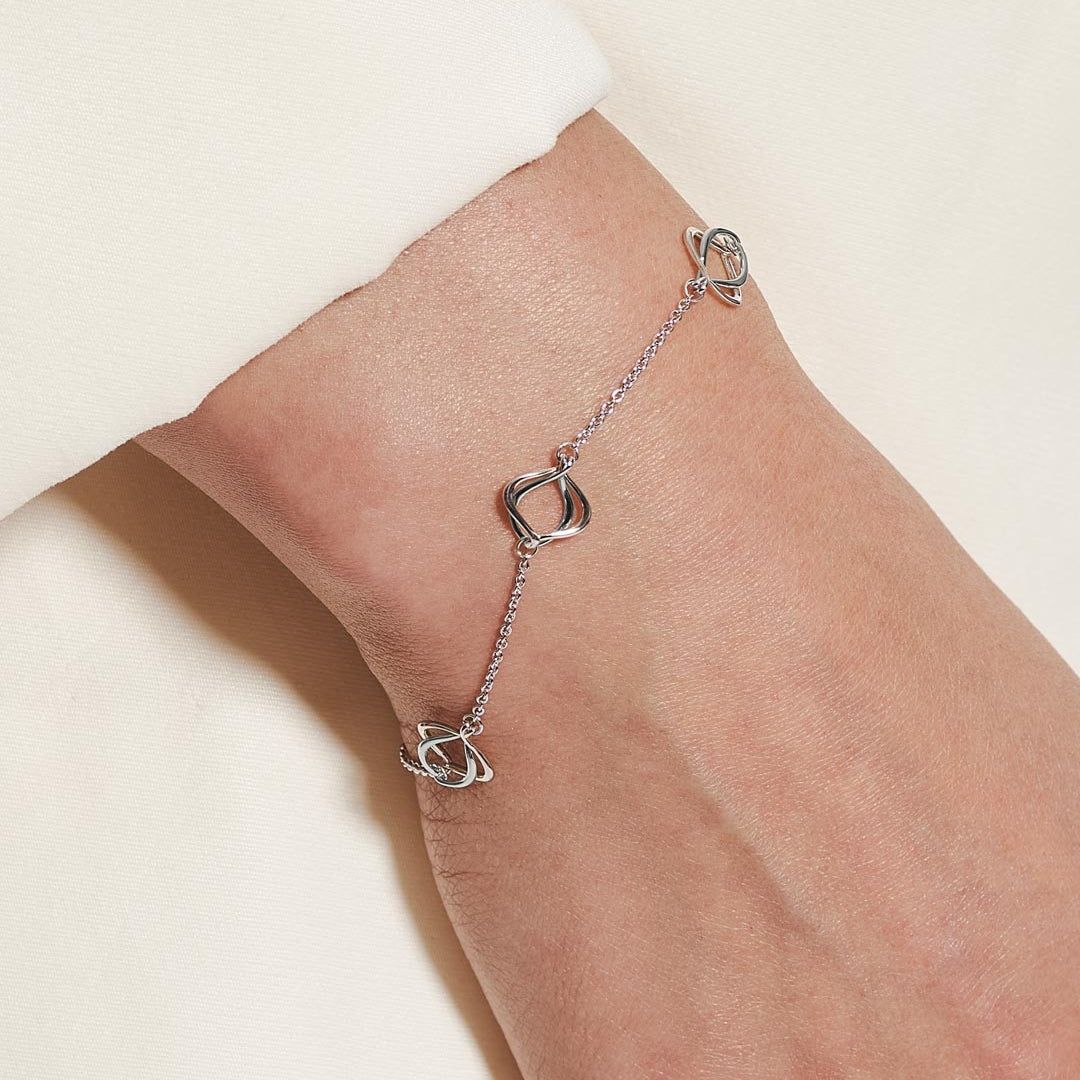 Model_wears_Alicia_Fine_Station_Bracelet.jpg