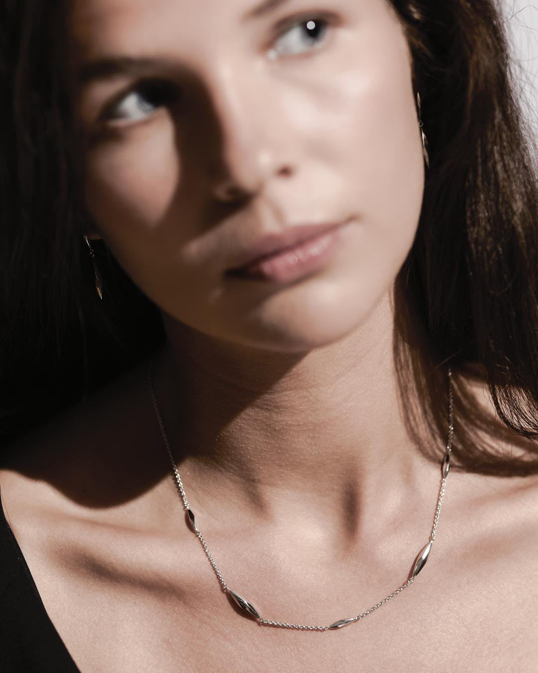 Kit Heath | Glint 18" Station Necklace