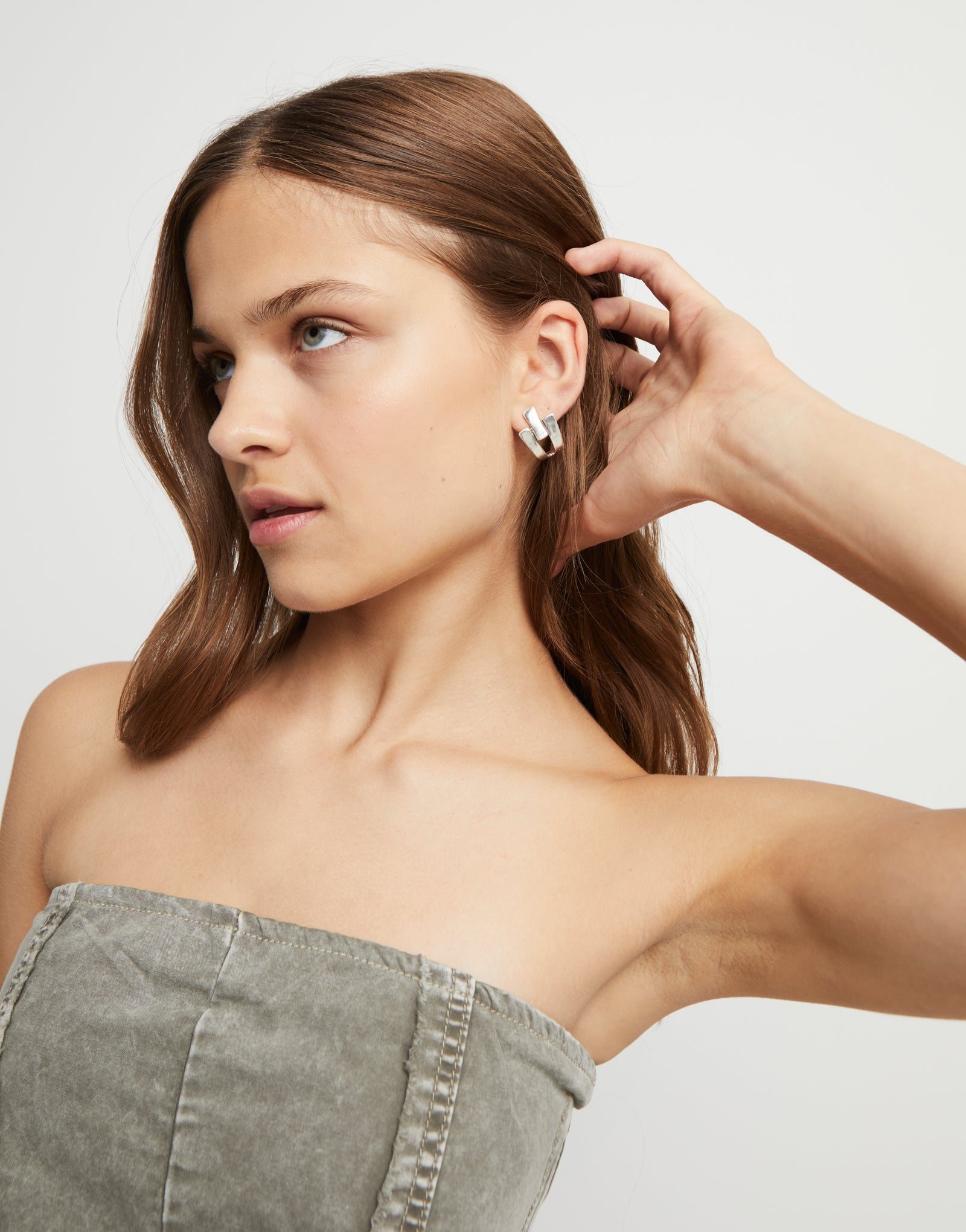 UNO De 50 | Triple-Curve Stud