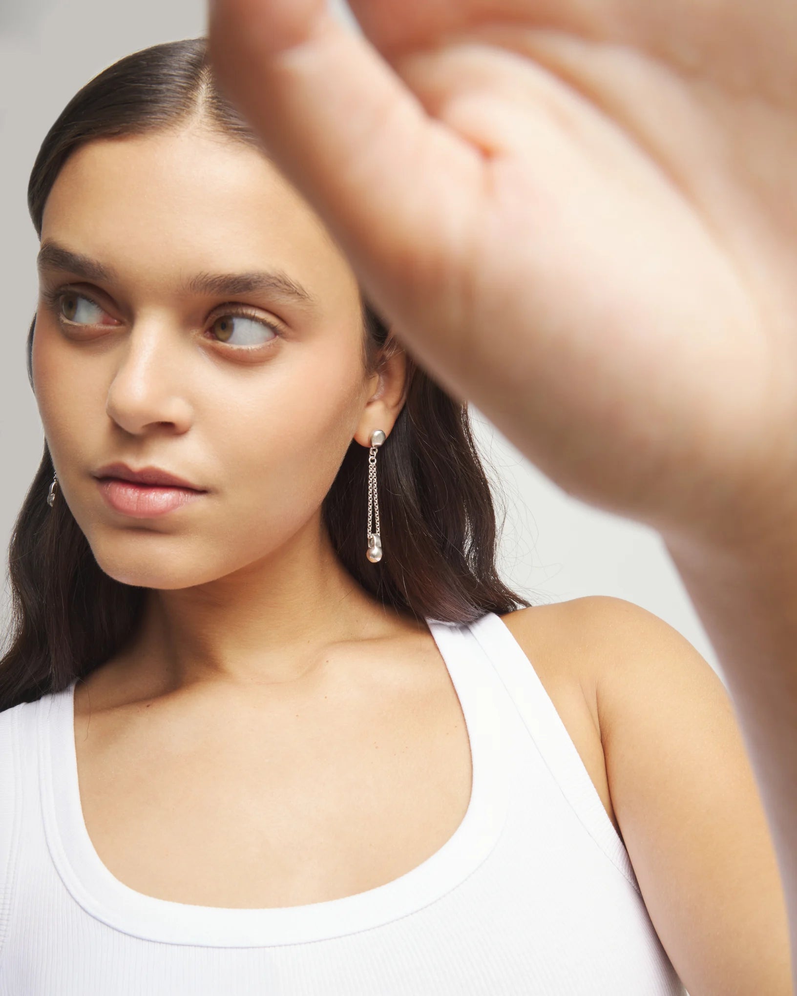 UNO de 50 | Chain and Sphere Earrings