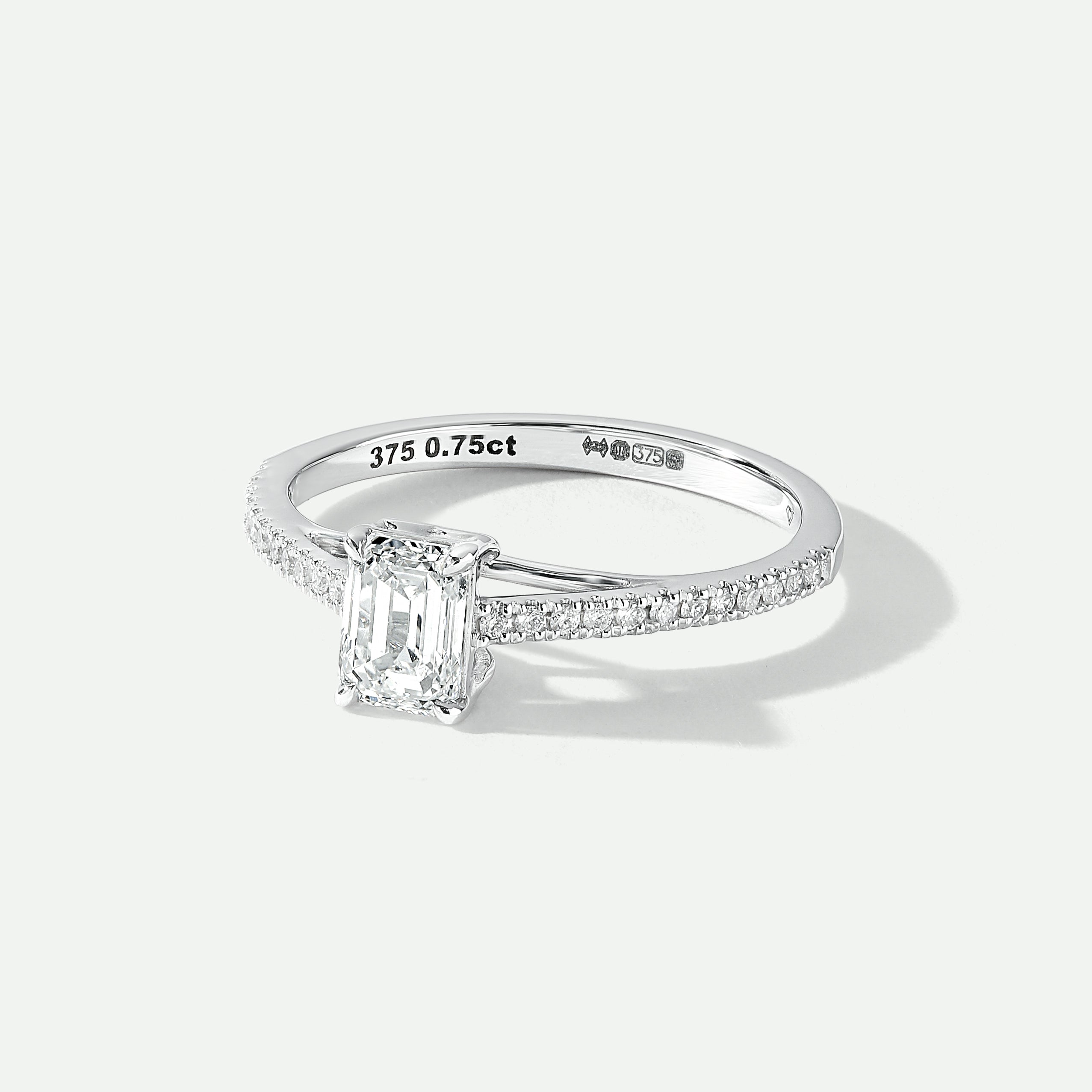 Creative Brilliance | Sophia 9ct White Gold 0.75ct tw Lab Grown Diamond Ring