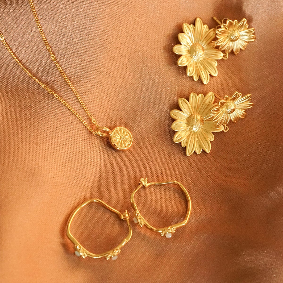 Daisy London | Daisy Bloom Mini Pendant - Gold Plate