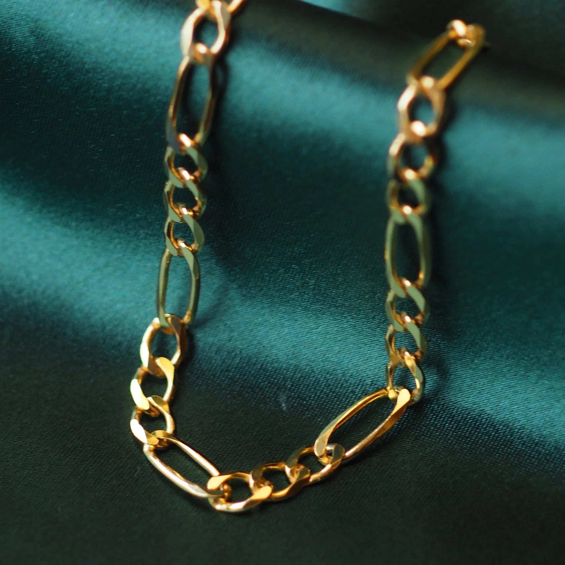 Daisy London | Estee Lalonde Figaro Chain - Gold Plate