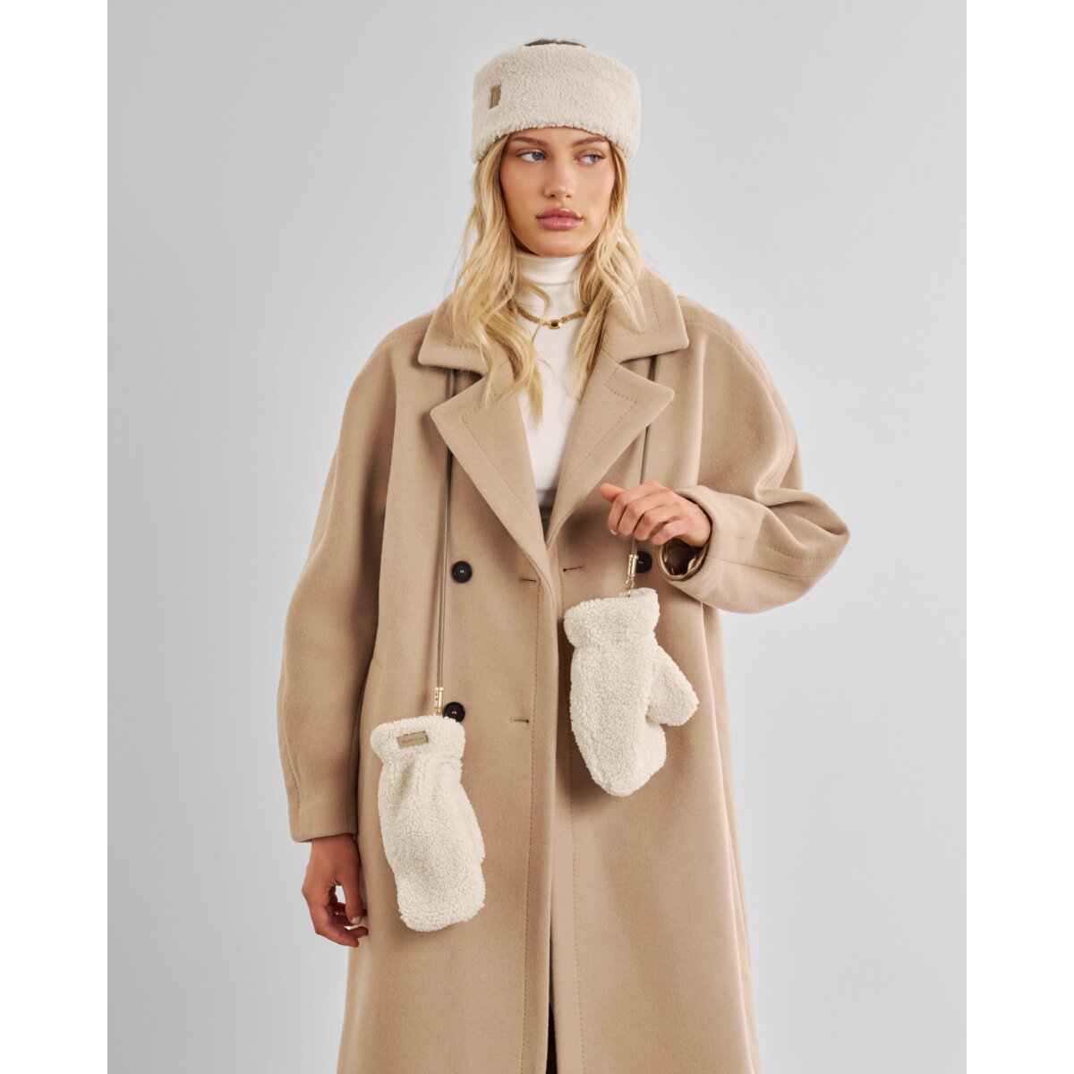 Katie Loxton | Teddy Mittens with Cord - Cream
