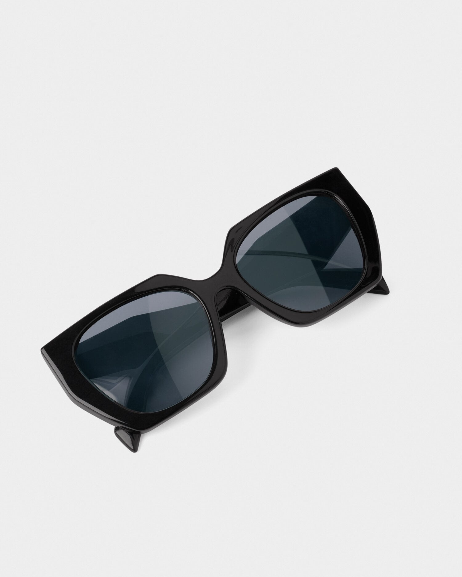 Katie Loxton | Corsica Sunglasses - Black