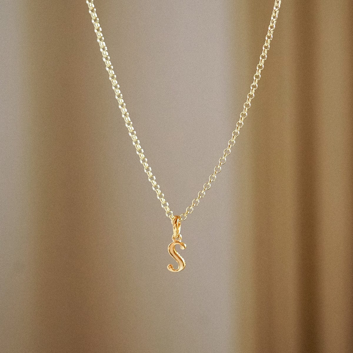 Daisy London | Initial Gold Plate pendant